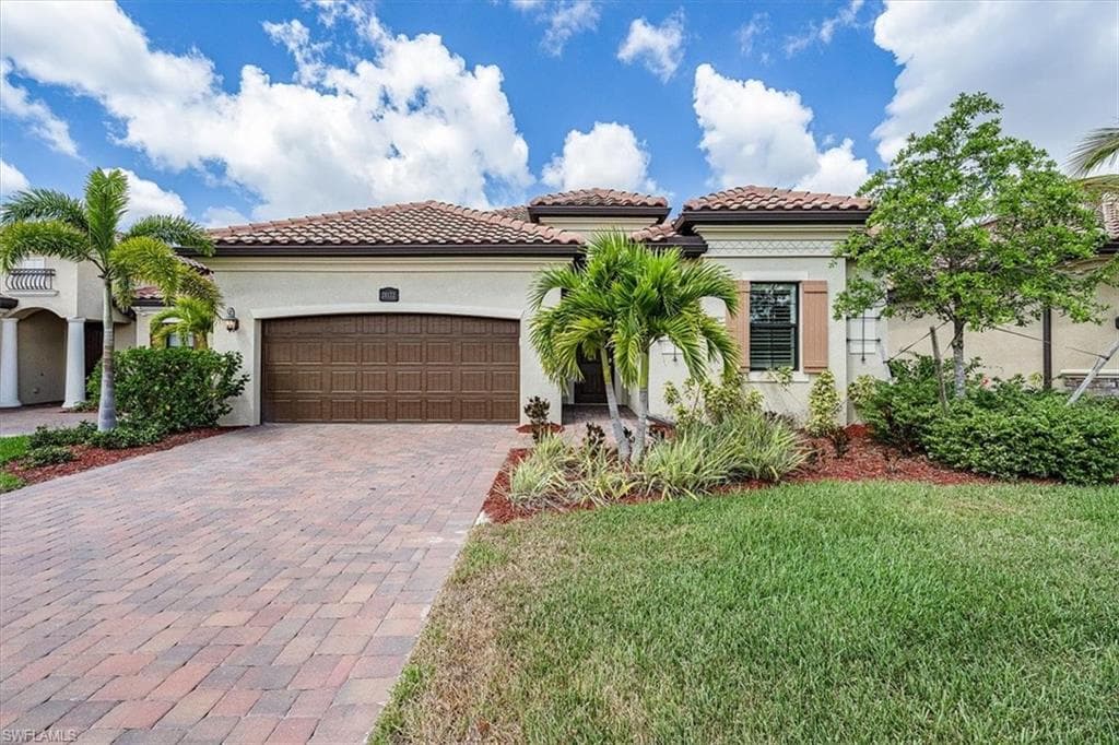 28132 Foxrock CT BONITA SPRINGS, FL 34135