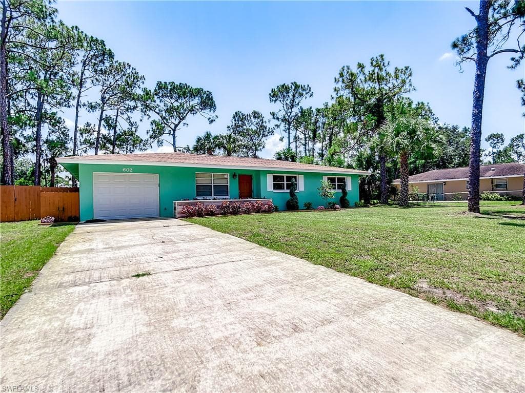 602 James AVE LEHIGH ACRES, FL 33936
