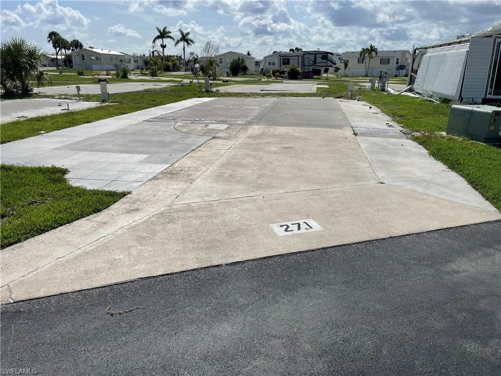 19681 Summerlin RD 271 FORT MYERS, FL 33908