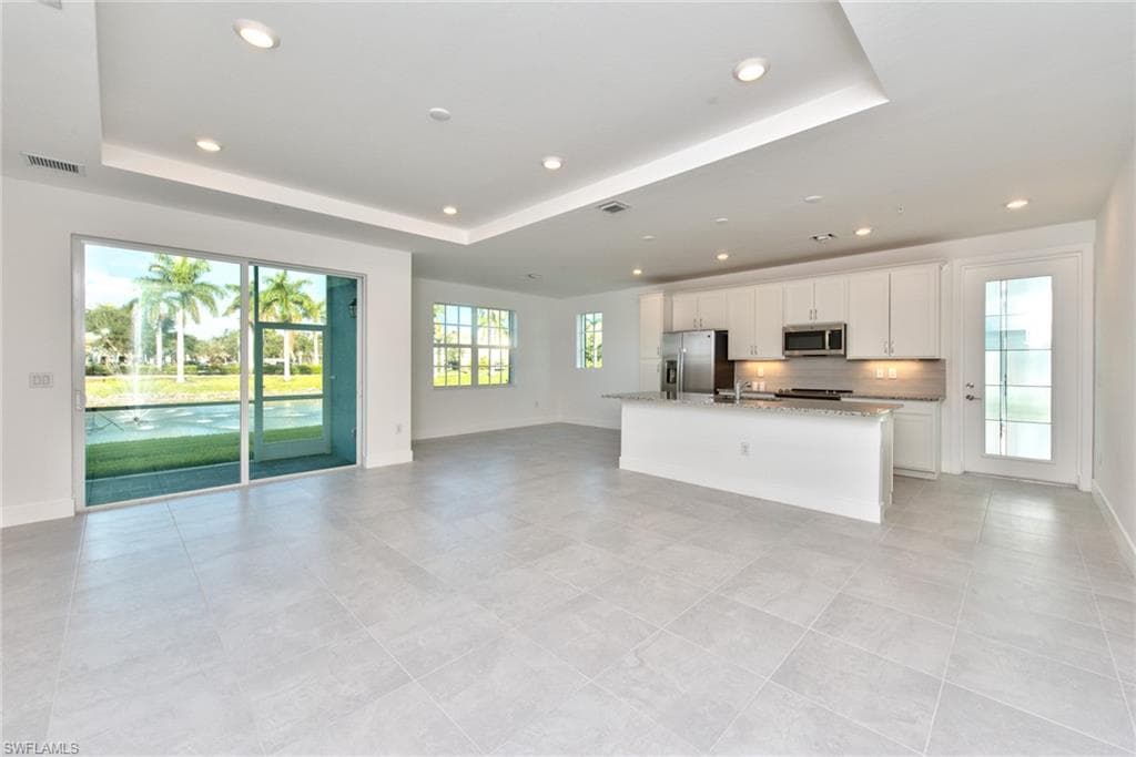 26310 COCO CAY CIR 101 BONITA SPRINGS, FL 34135