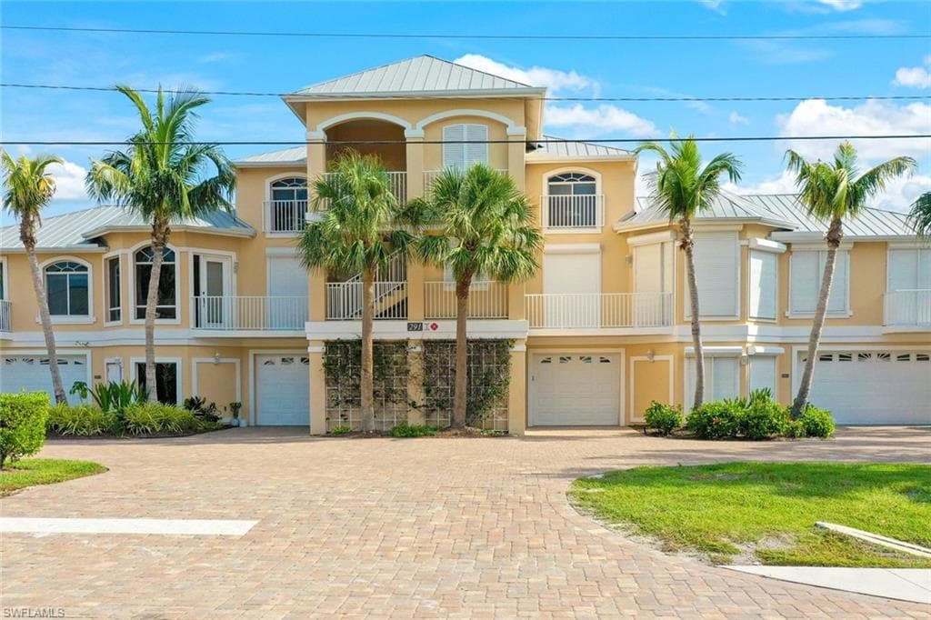291 Lenell RD 8C  PENTHOUSE FORT MYERS BEACH, FL 33931