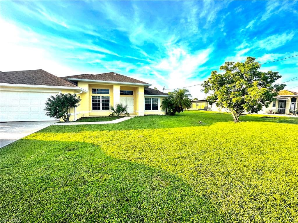 1505 E 9th ST LEHIGH ACRES, FL 33972