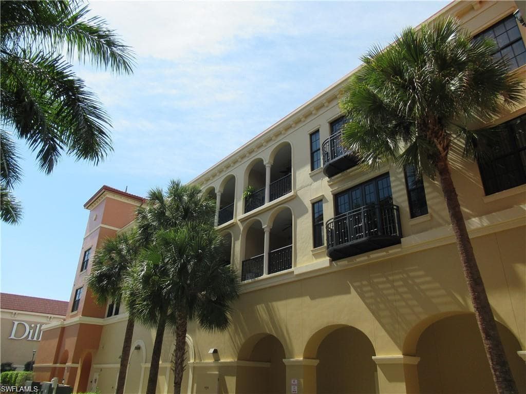 23191 Fashion DR 8202 ESTERO, FL 33928