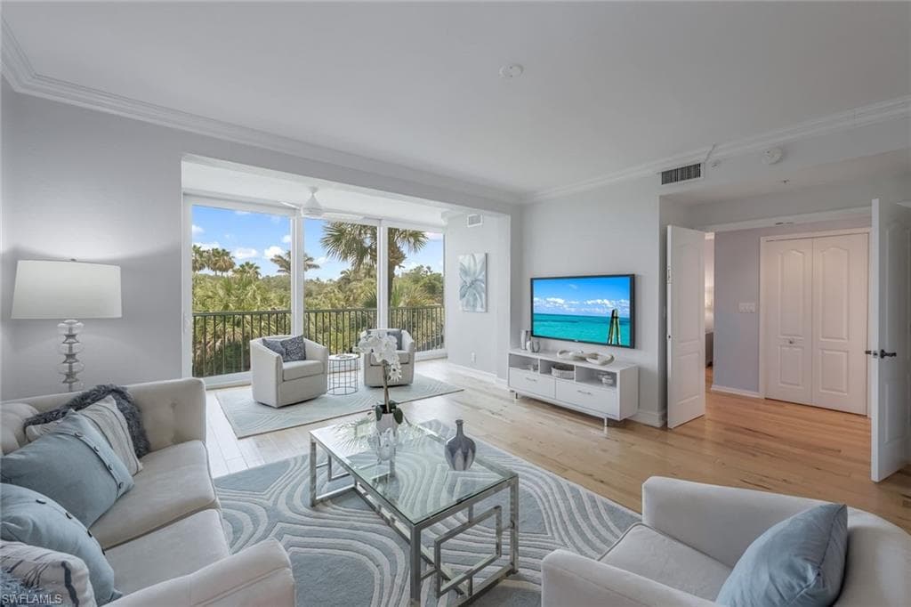 7687 Pebble Creek CIR 201 NAPLES, FL 34108
