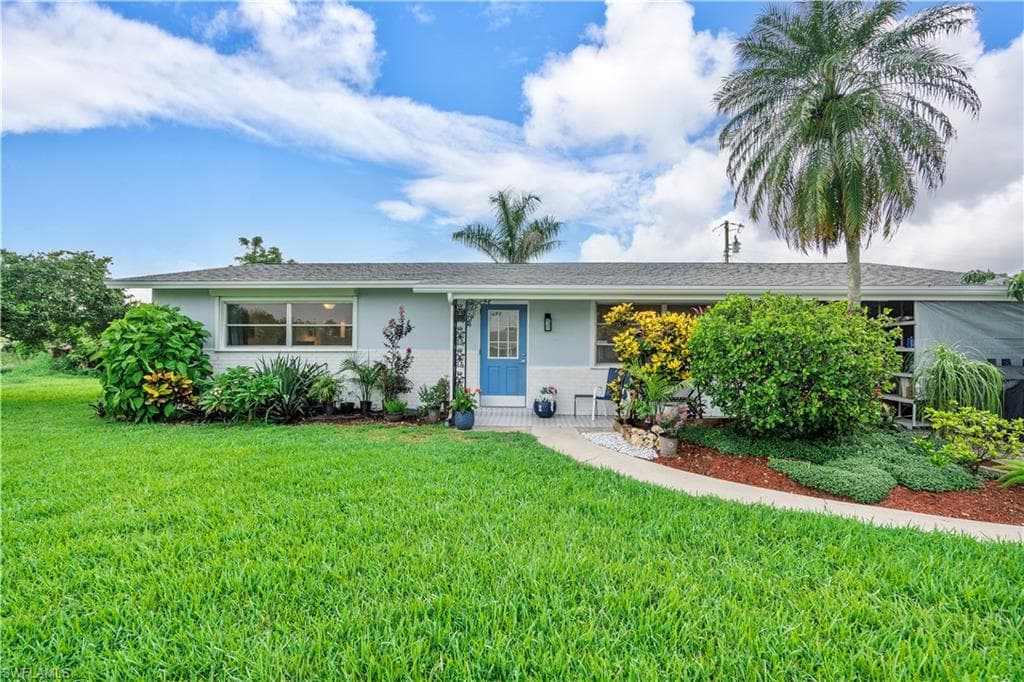 206 Davis RD LEHIGH ACRES, FL 33936