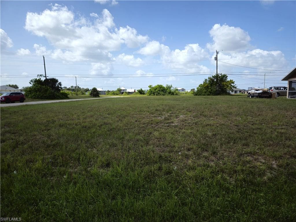 1016 Diplomat PKWY E CAPE CORAL, FL 33909