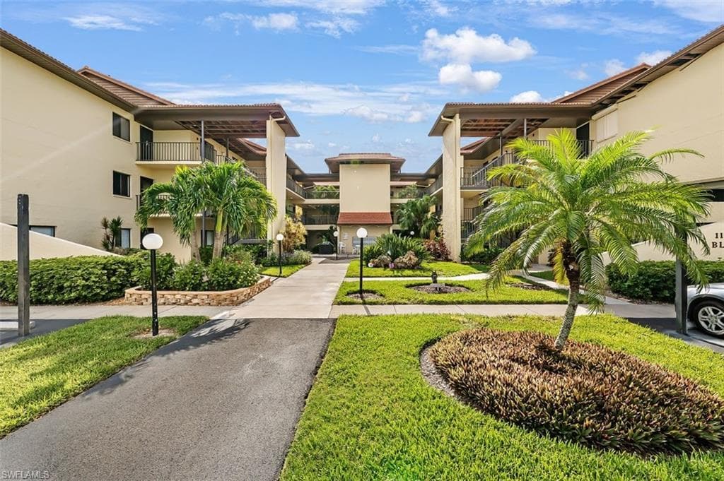11110 Caravel CIR 105 FORT MYERS, FL 33908