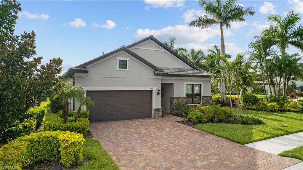 7225 Wilton DR NAPLES, FL 34109