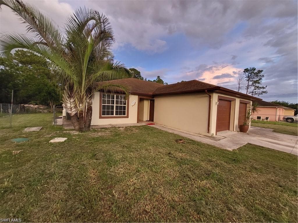 625-627 Hawthorne LEHIGH ACRES, FL 33974