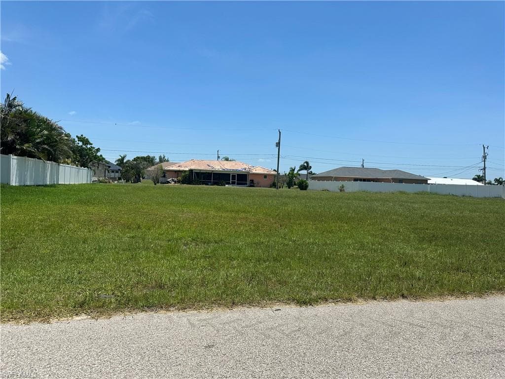 2244 SW 27th ST CAPE CORAL, FL 33914