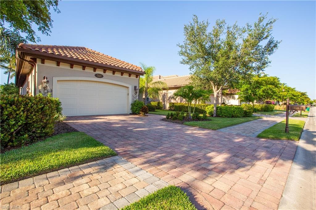 28328 Hidden Lake DR BONITA SPRINGS, FL 34134