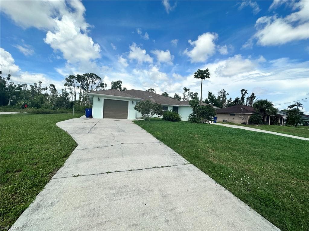 17391/395 Carnegie CIR FORT MYERS, FL 33967