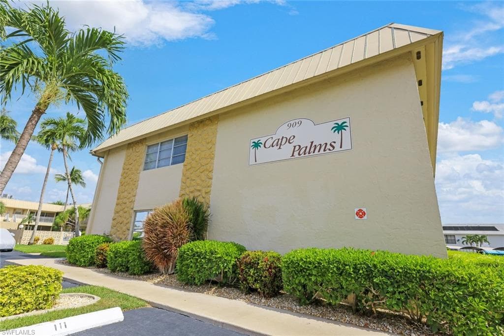 909 SE 46th LN 110 CAPE CORAL, FL 33904