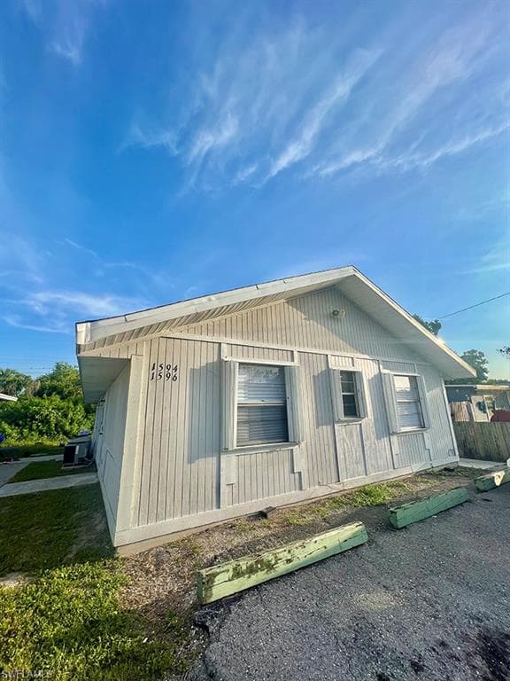 1594-1596 Cypress DR FORT MYERS, FL 33907