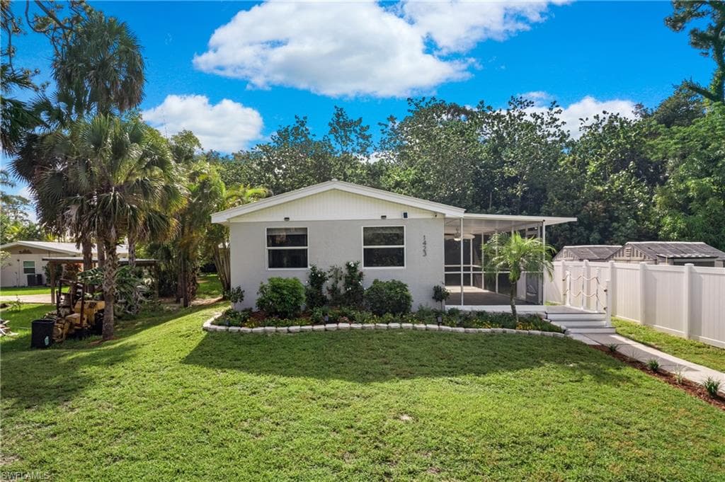 1423 Shadowlawn DR NAPLES, FL 34104