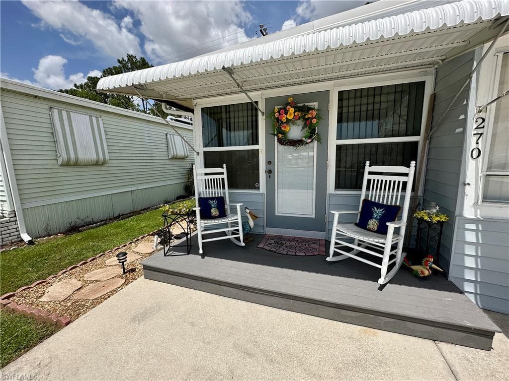 270 Caravan CIR NORTH FORT MYERS, FL 33903