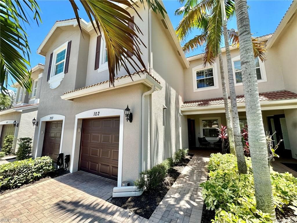 6532 Monterey PT 102 NAPLES, FL 34105