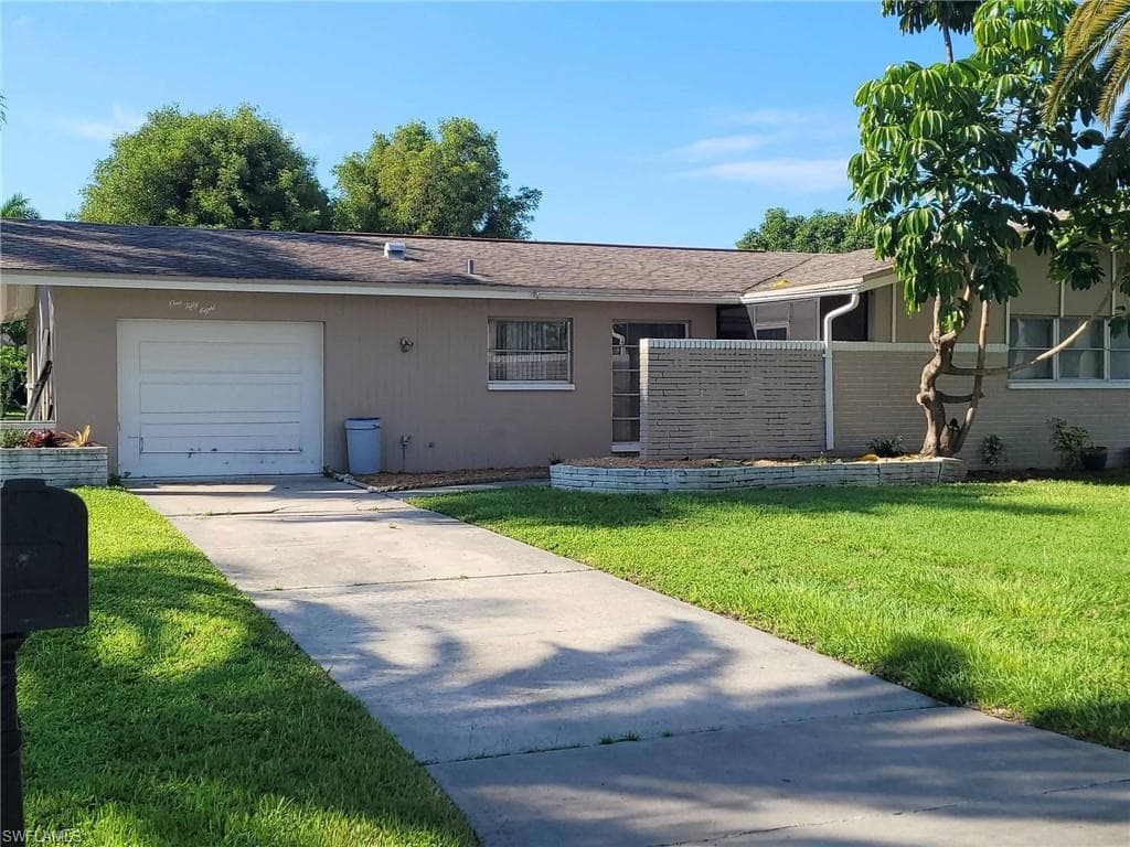 158 SW 51st TER CAPE CORAL, FL 33914