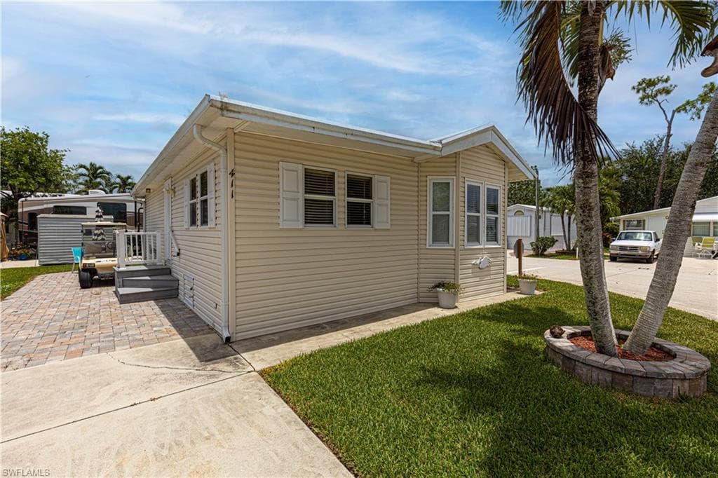 411 Cheetah DR 411 NAPLES, FL 34114