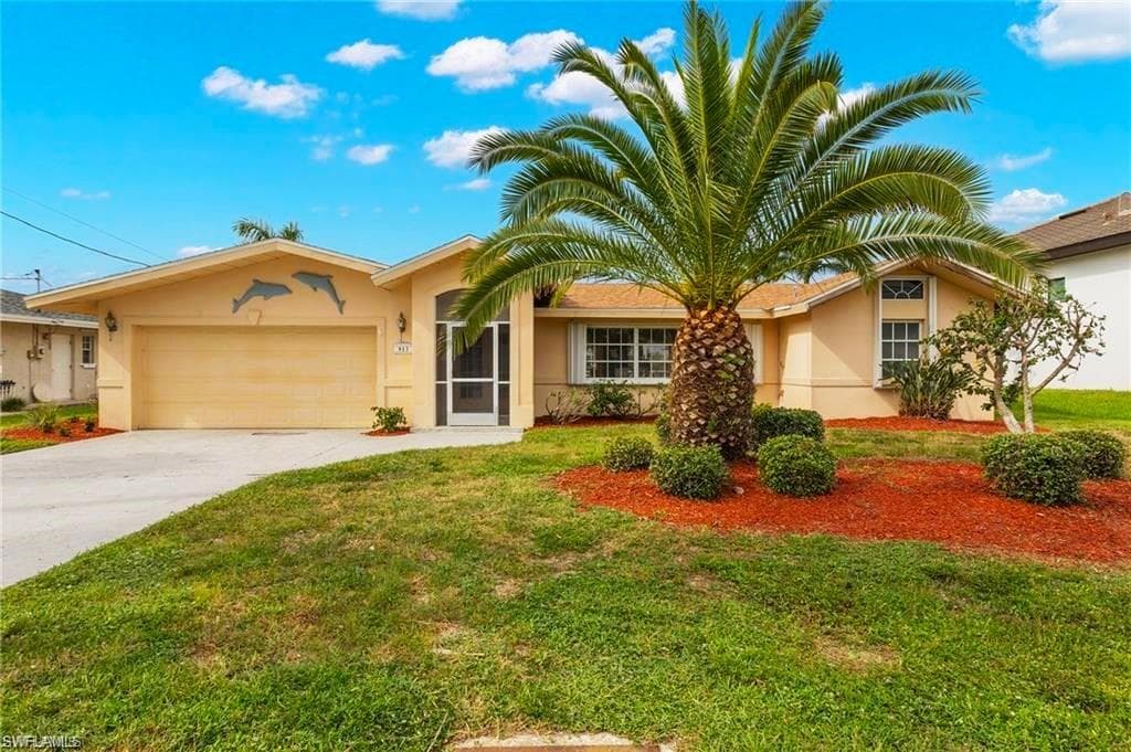 913 Dolphin DR S CAPE CORAL, FL 33904