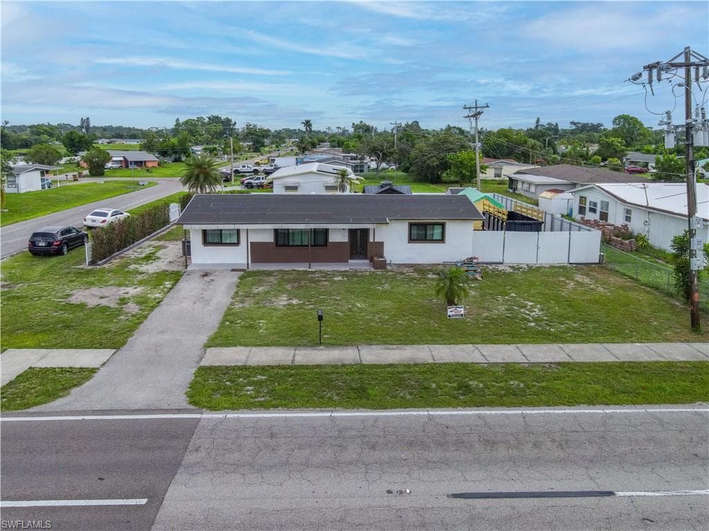 15 Leeland Heights BLVD W LEHIGH ACRES, FL 33936