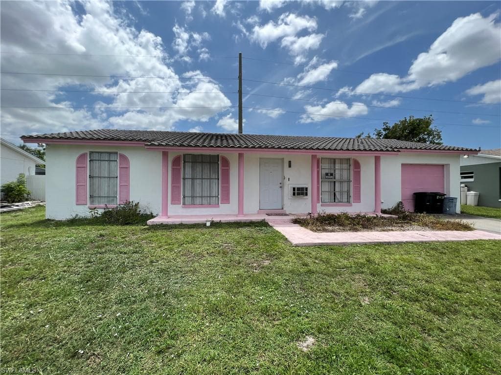 1127 Lovely LN NORTH FORT MYERS, FL 33903