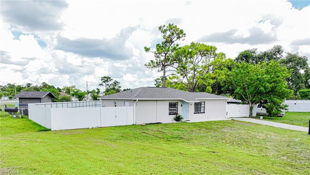 133 Stetson ST LEHIGH ACRES, FL 33936
