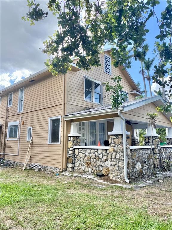 2222 Unity AVE FORT MYERS, FL 33901