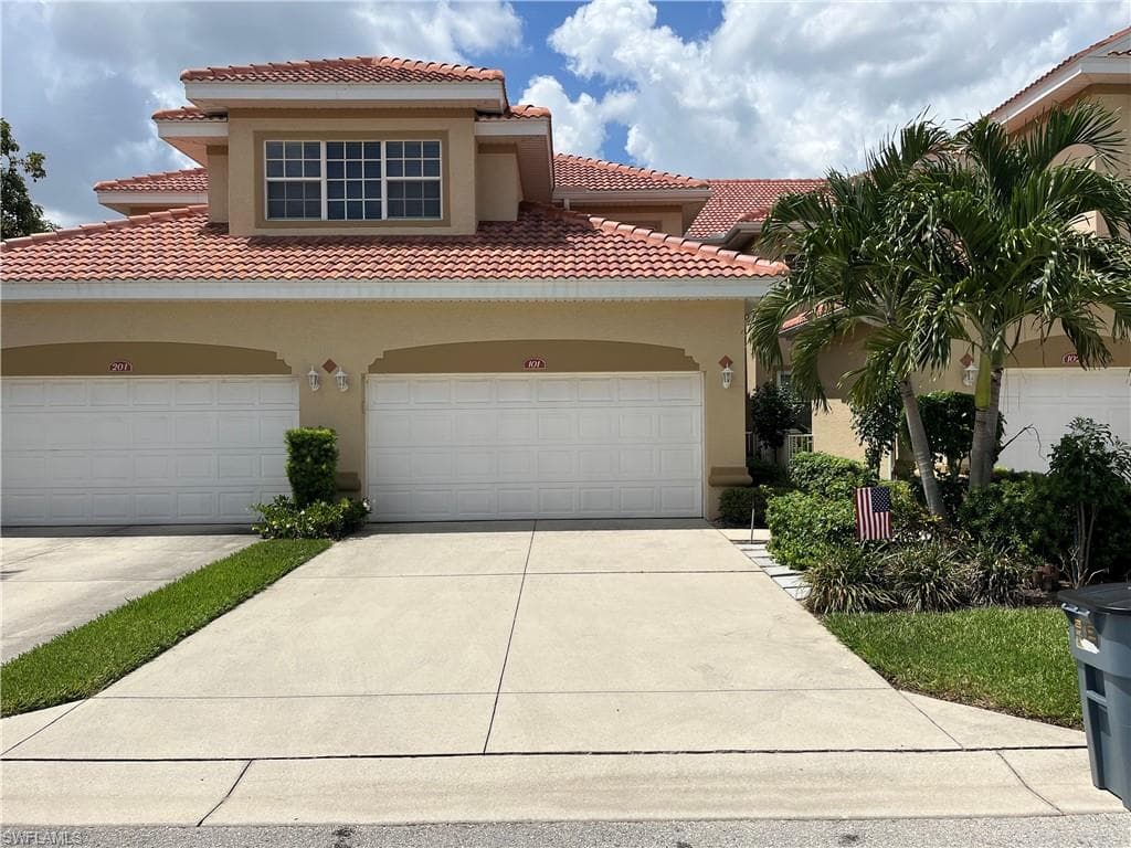 5111 W Hyde Park CT 101 FORT MYERS, FL 33912