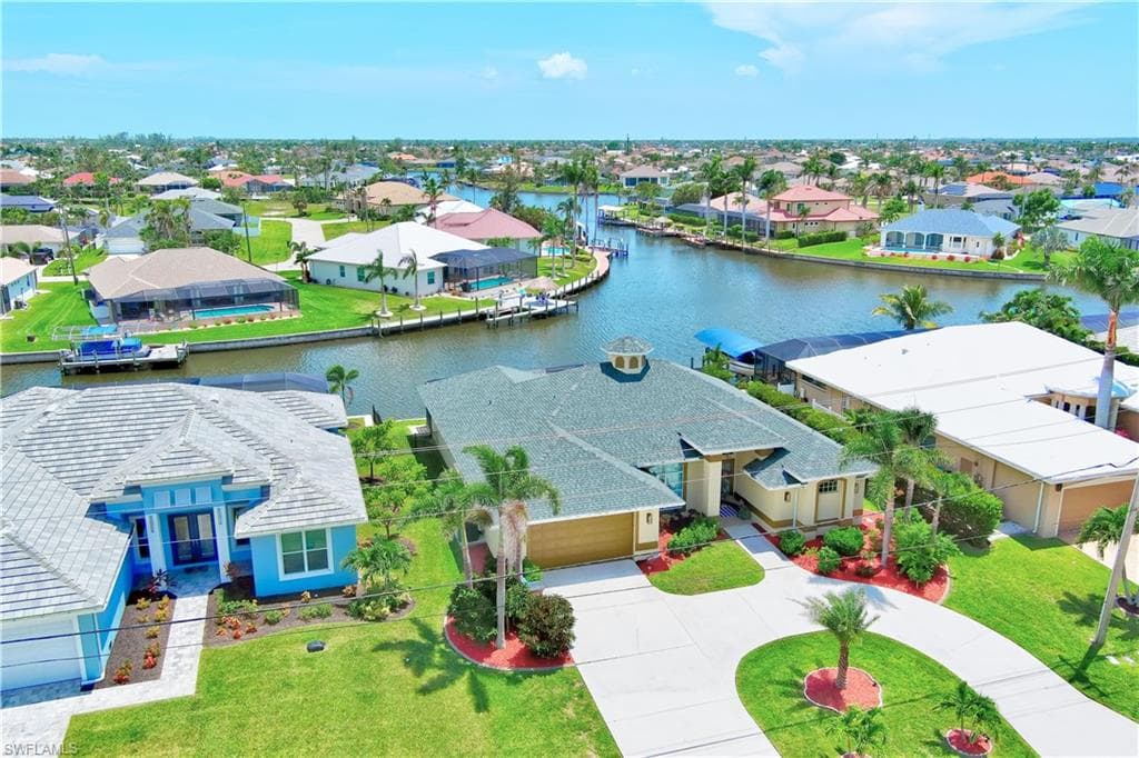 2214 SW 38th TER CAPE CORAL, FL 33914