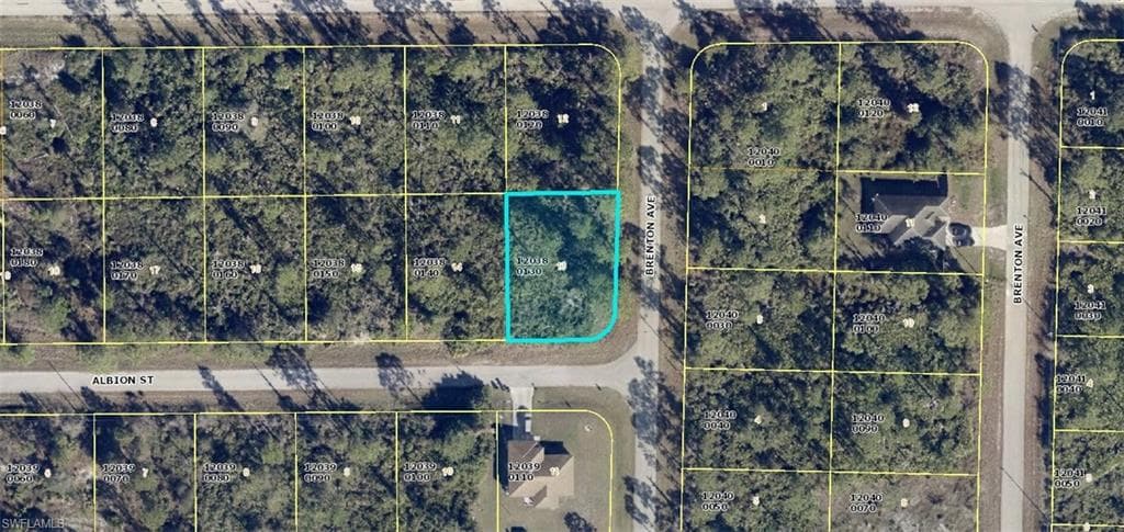1035 Albion ST LEHIGH ACRES, FL 33974