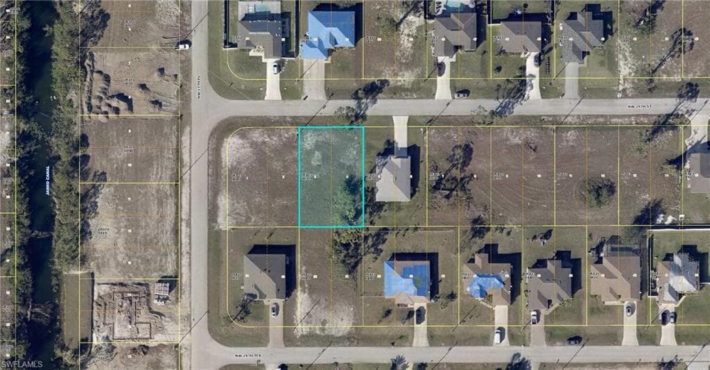 1720 29th ST CAPE CORAL, FL 33993