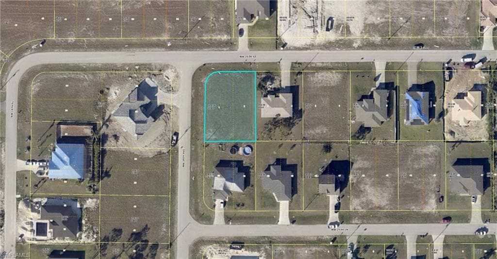 1738 26th ST CAPE CORAL, FL 33993