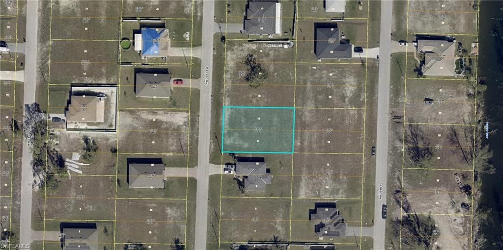 1121 21st AVE CAPE CORAL, FL 33993