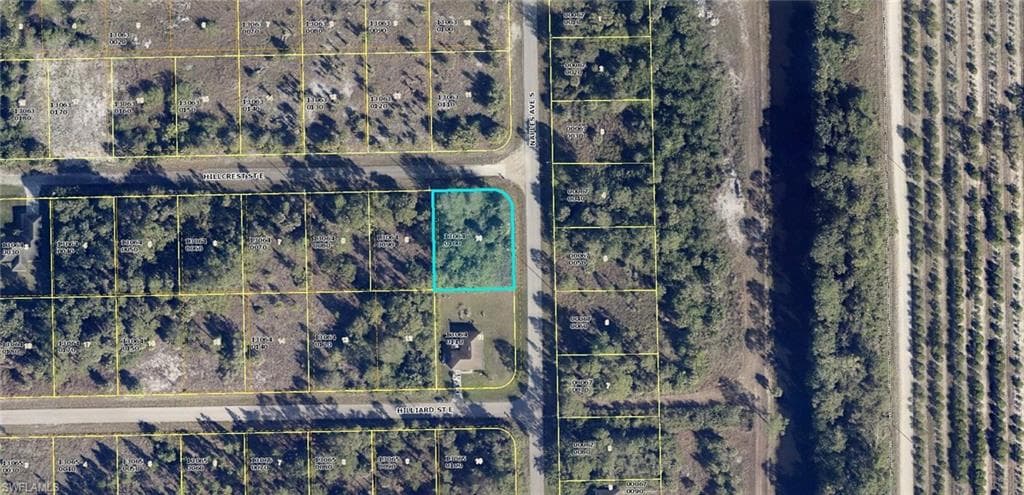 1268 Hillcrest ST E LEHIGH ACRES, FL 33974