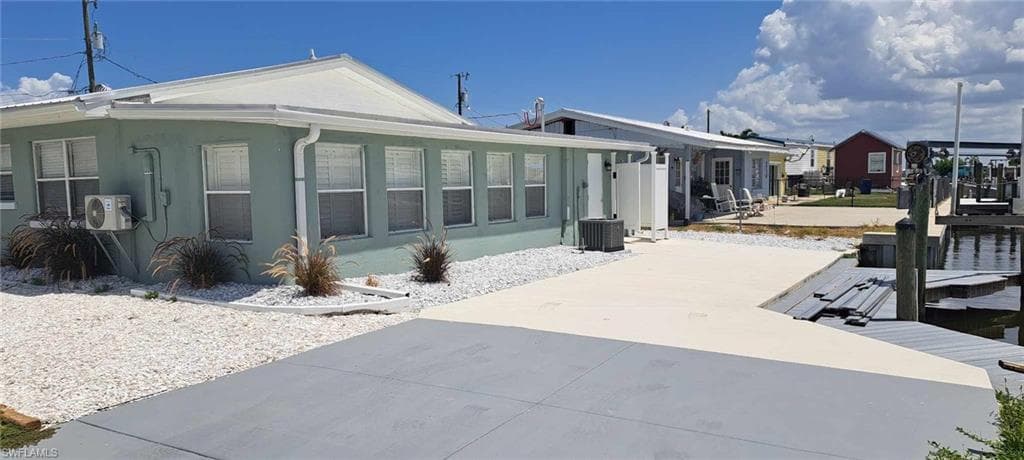 2551 Broadwater ST B MATLACHA, FL 33993