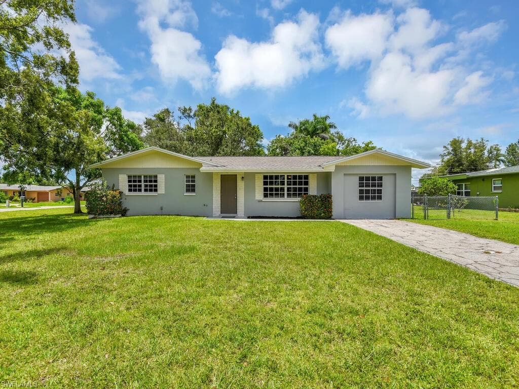 121 Charles ST FORT MYERS, FL 33905