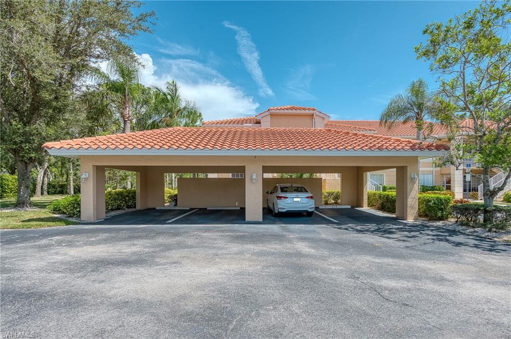 9700 Rosewood Pointe CT 201 BONITA SPRINGS, FL 34135