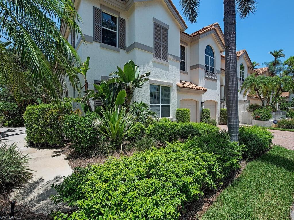 117 Colonade CIR 201 NAPLES, FL 34103