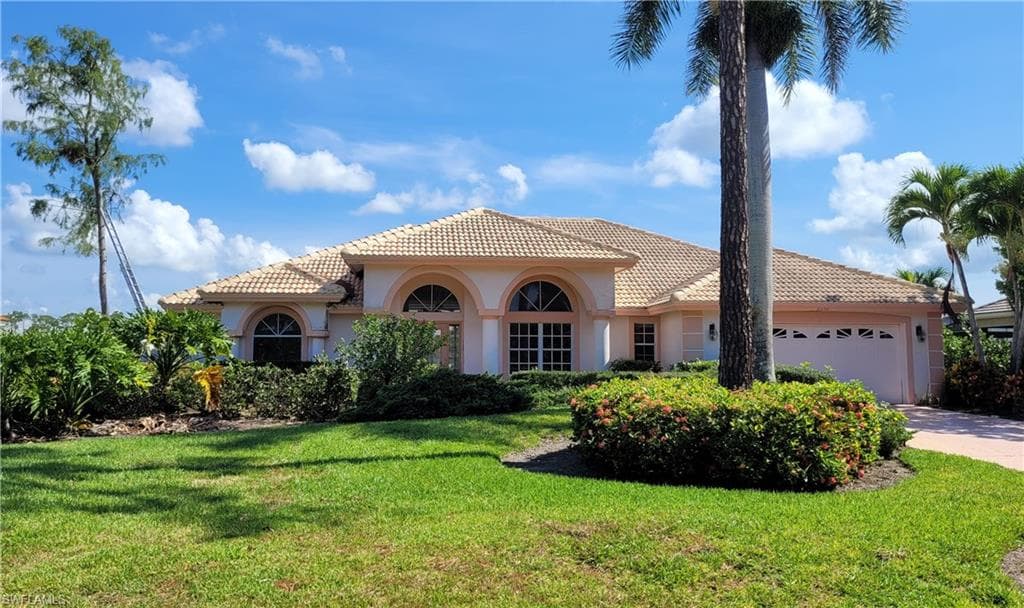 2056 Imperial CIR NAPLES, FL 34110
