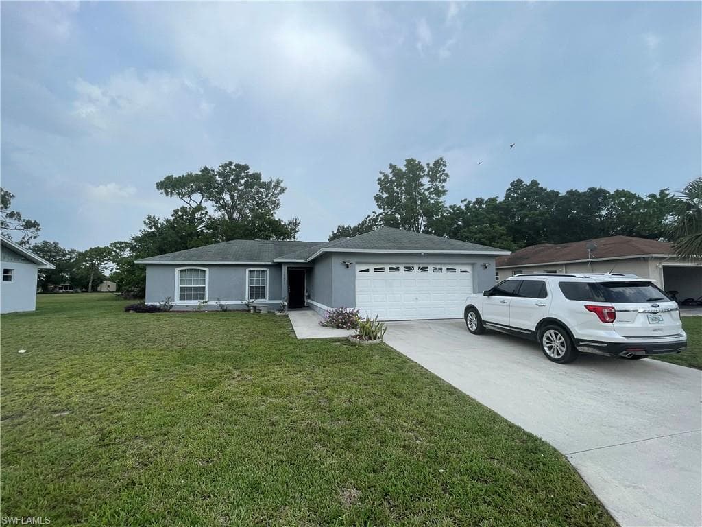10655 Jacatree CT LEHIGH ACRES, FL 33936