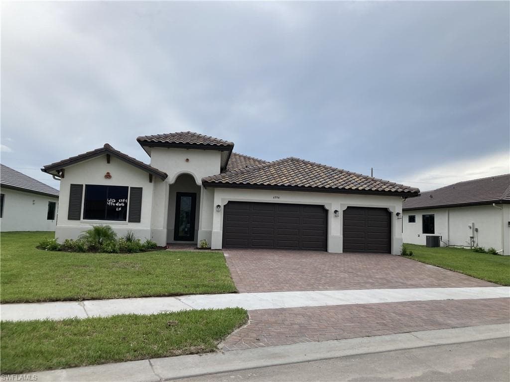 4994 OFANTO LN AVE MARIA, FL 34142