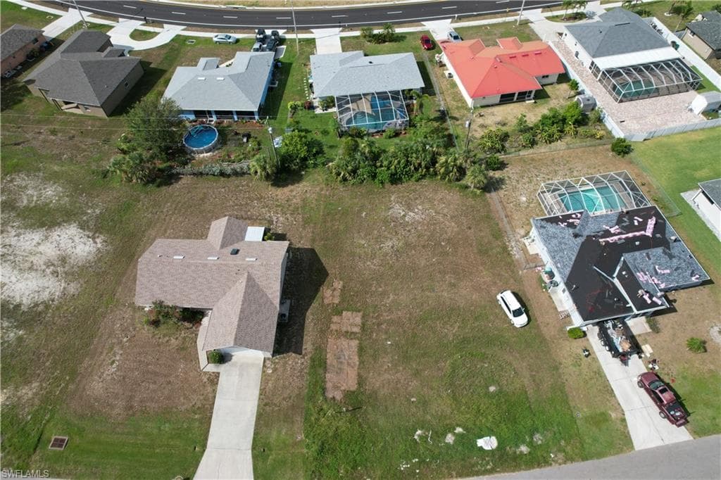 216 SE 10th TER CAPE CORAL, FL 33990