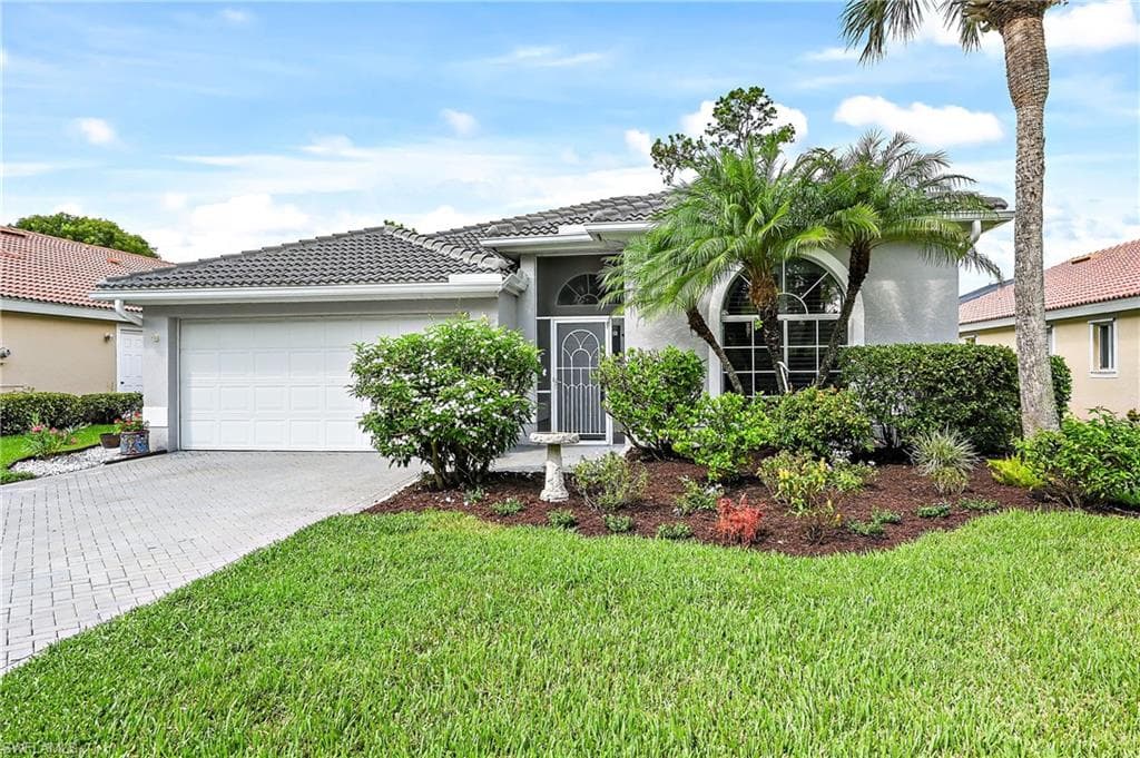 7571 Berkshire Pines DR NAPLES, FL 34104