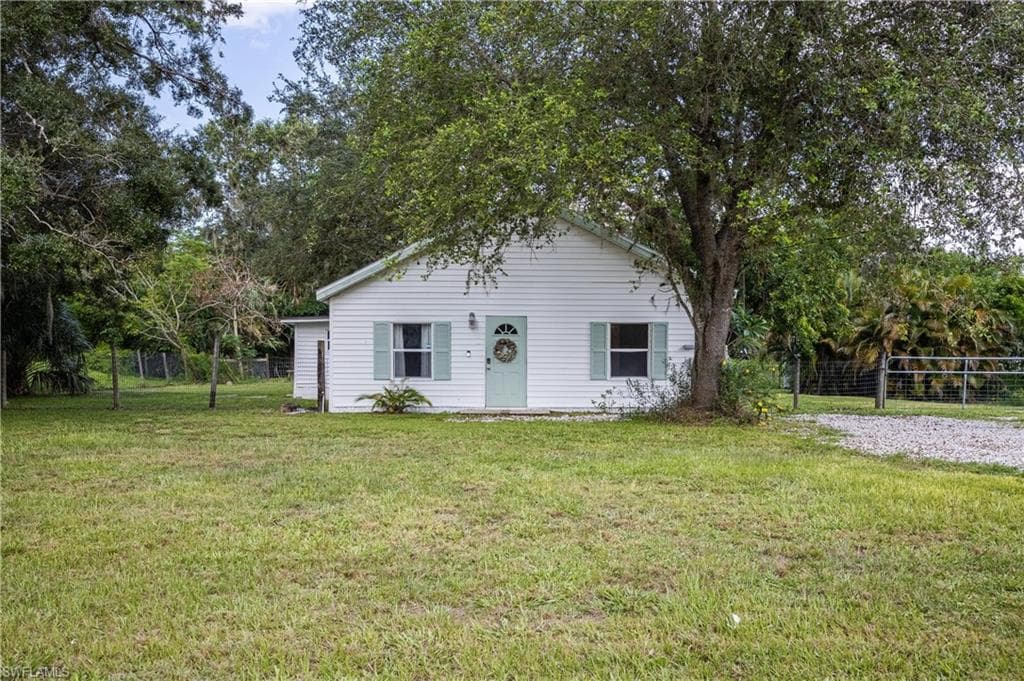 2701 Packinghouse RD ALVA, FL 33920