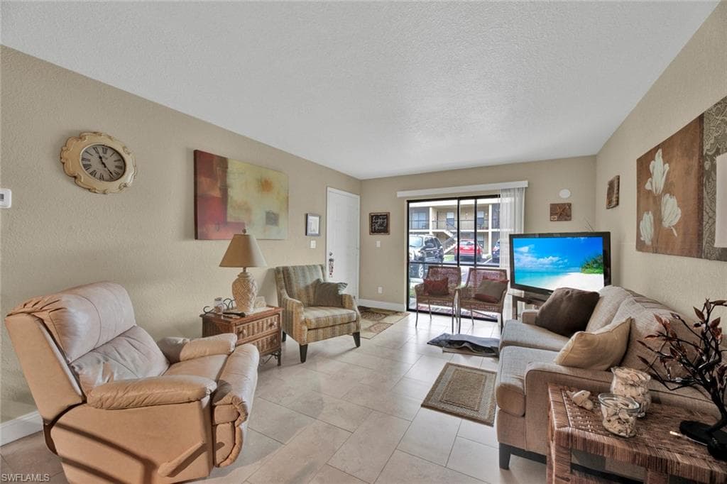 5331 Summerlin RD 3101 FORT MYERS, FL 33919