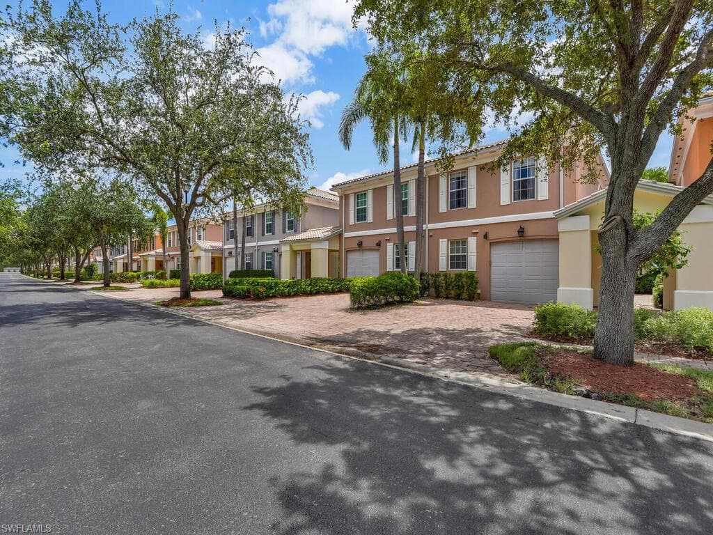 5553 Cove CIR 78 NAPLES, FL 34119