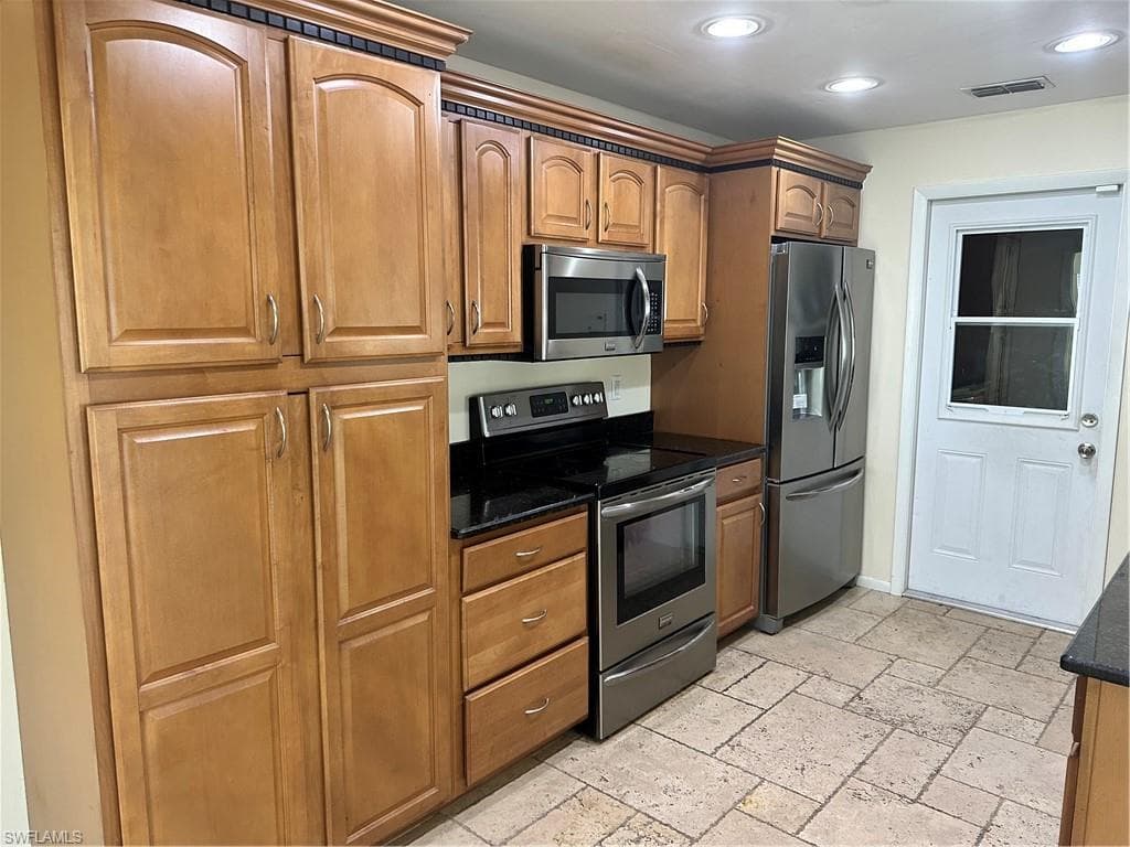 18113 Adams CIR FORT MYERS, FL 33967