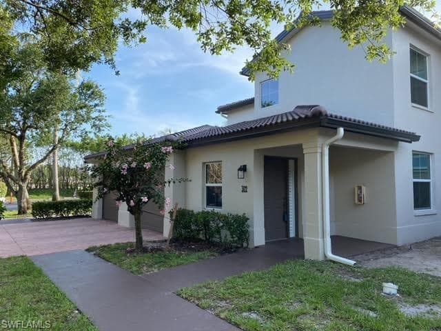 300 Diamond CIR 302 NAPLES, FL 34110