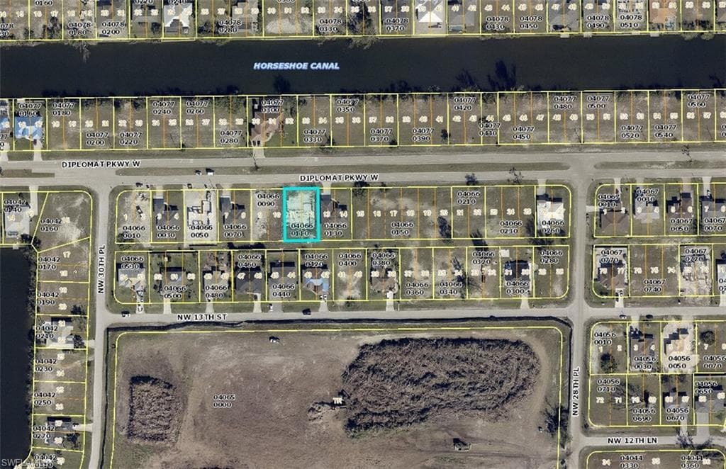 2914 Diplomat PKWY W CAPE CORAL, FL 33993